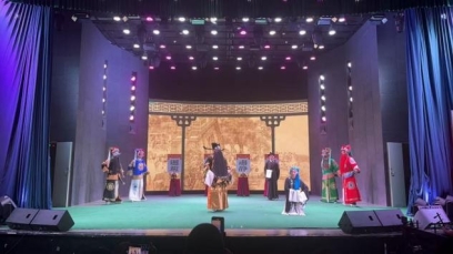 韦德体育bevictor"非遗薪传·花鼓润心"一一校园美育周暨荆州花鼓戏进校园活动圆满落幕