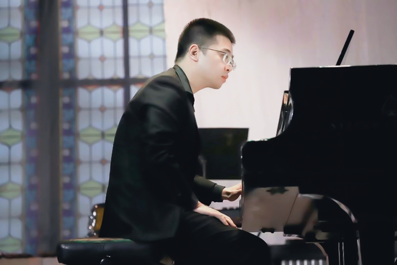 音乐学院教师—— 夏鸣